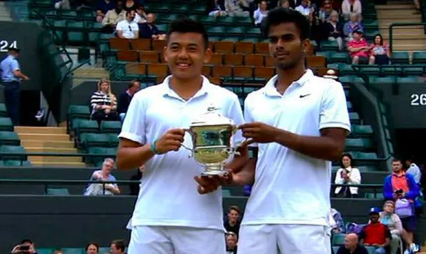 Lý Hoàng Nam và Sumit Nagal từng vô địch trẻ Wimbledon Lý Hoàng Nam và Sumit Nagal từng vô địch trẻ Wimbledon