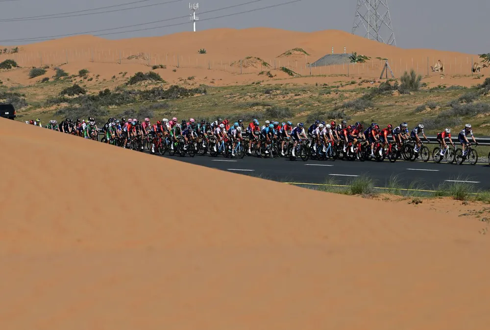 Các tay đua vượt sa mạc