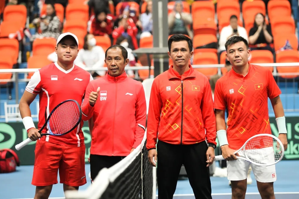 HLV Trần Quốc Phong luôn đồng hành cùng Hoàng Nam ở các giải đấu HLV Trần Quốc Phong luôn đồng hành cùng Hoàng Nam ở các giải đấu