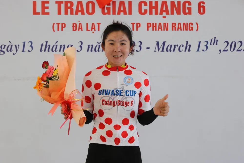 Nguyễn Thị Thu Mai vươn lên giành Áo đỏ Nguyễn Thị Thu Mai vươn lên giành Áo đỏ