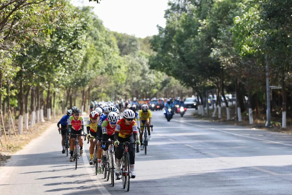 Tốp 18 tay đua thoát đi có Trần Thị Thuỳ Trang Tốp 18 tay đua thoát đi có Trần Thị Thuỳ Trang