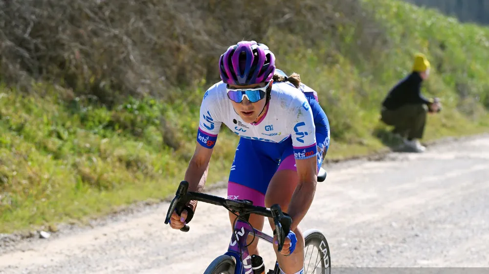 Kristen Faulkner đã có lúc thoát đi một mình tại Strade Bianche 2023