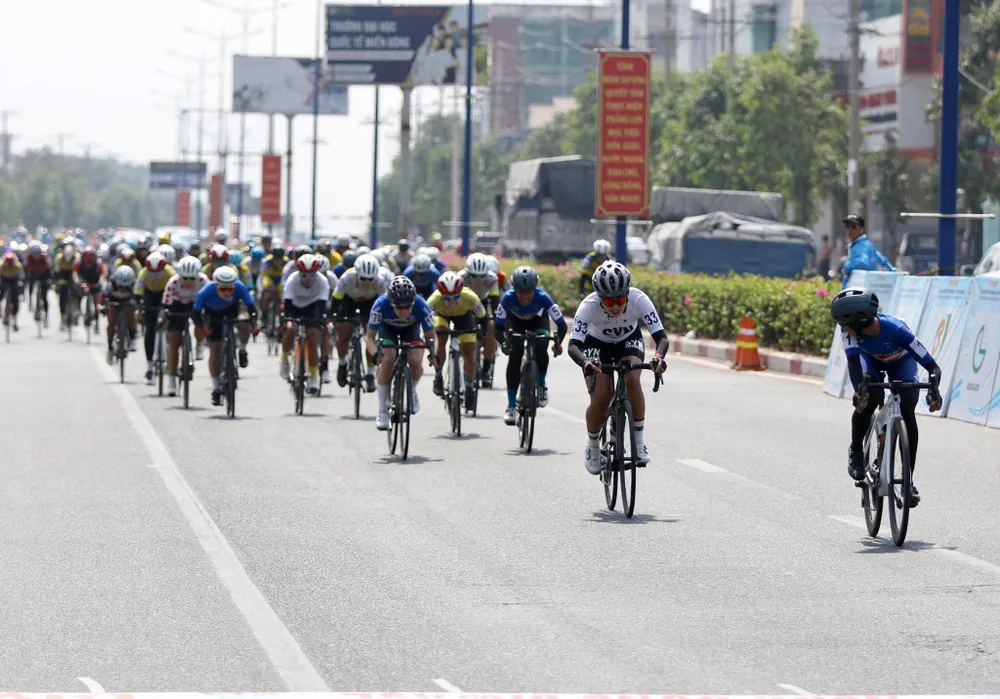 Các tay đua mạnh luôn kìm cặp nhau ở các tốp