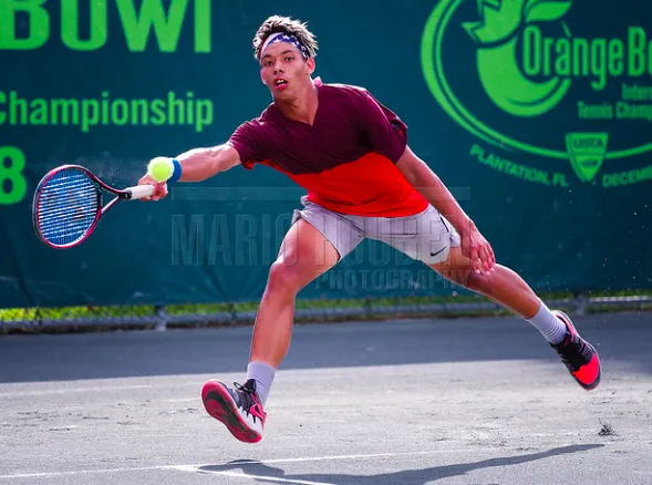 Sức trẻ của Dali Blanch không thắng được kinh nghiệm của Lý Hoàng Nam