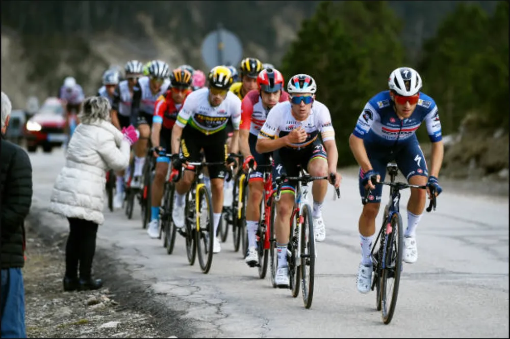 Các tay đua có ngày leo đèo nhọc nhằn