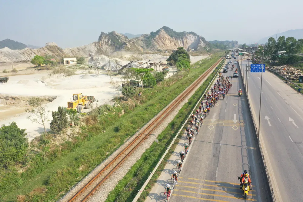 Quang cảnh đường đua. Ảnh: HOÀNG HÙNG Quang cảnh đường đua. Ảnh: HOÀNG HÙNG