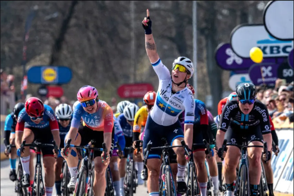 Lorena Wiebes chiến thắng Scheldeprijs Vrouwen 2023