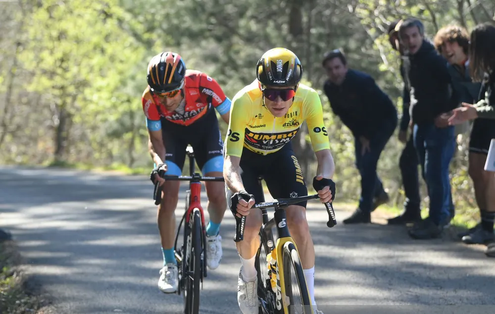 Jonas Vingegaard kéo Mikel Landa thoát đi