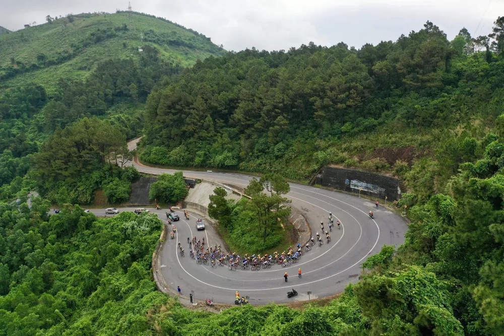 Các tay đua phải chinh phục 3 ngọn đèo đầy khó khăn