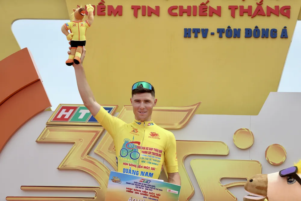 Petr Rikunov quá mạnh khi giữ Áo vàng lẫn Áo xanh