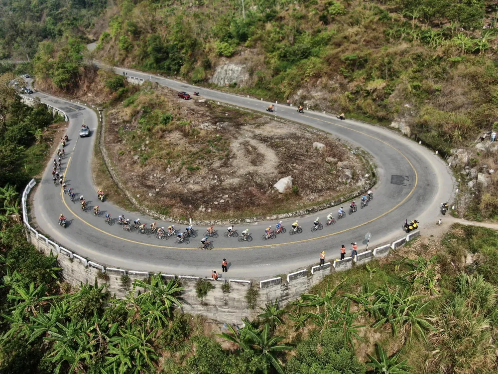 Cung đường đèo Ngoạn Mục. Ảnh: HOÀNG HÙNG