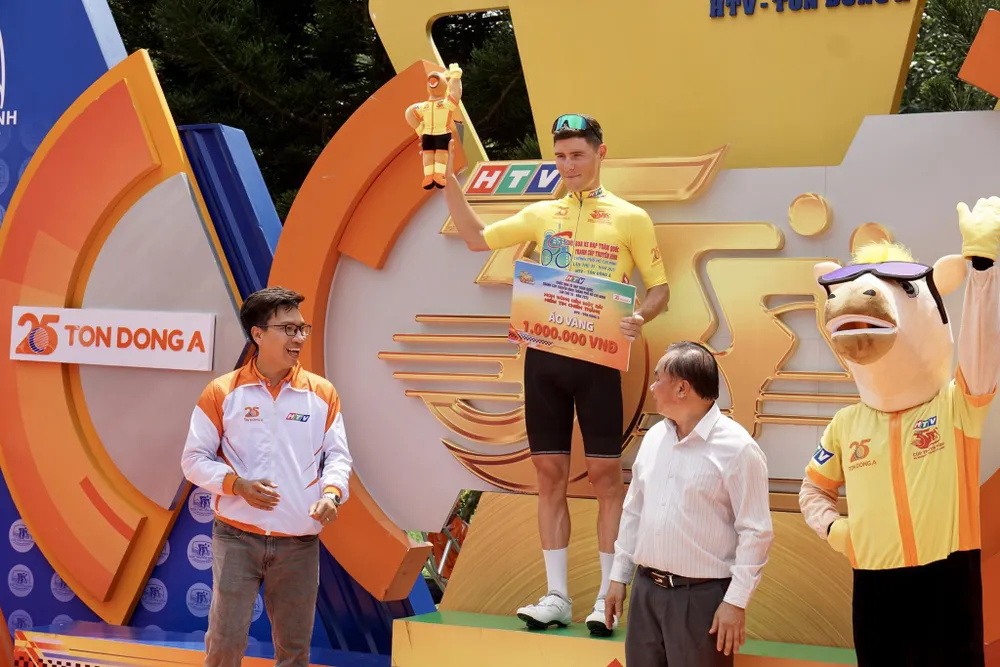 Petr Rikunov lần thứ 17 mặc chiếc Áo vàng của giải năm nay Petr Rikunov lần thứ 17 mặc chiếc Áo vàng của giải năm nay