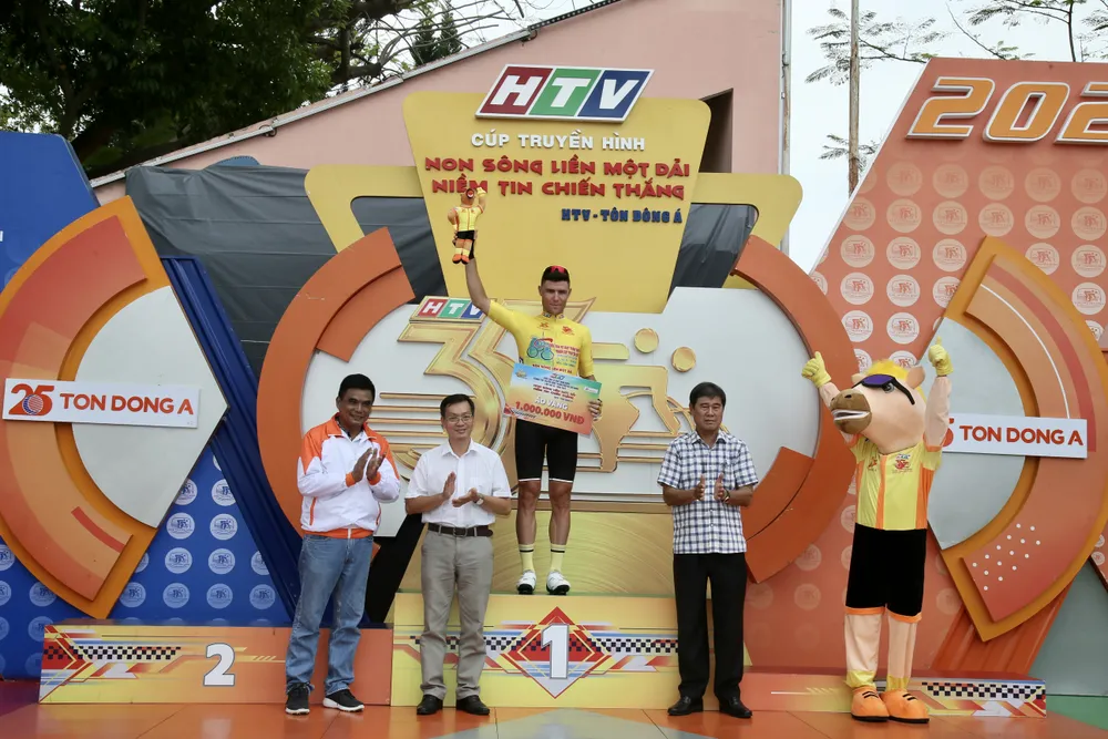 Petr Rikunov lần thứ 24 mặc Áo vàng ở giải năm nay