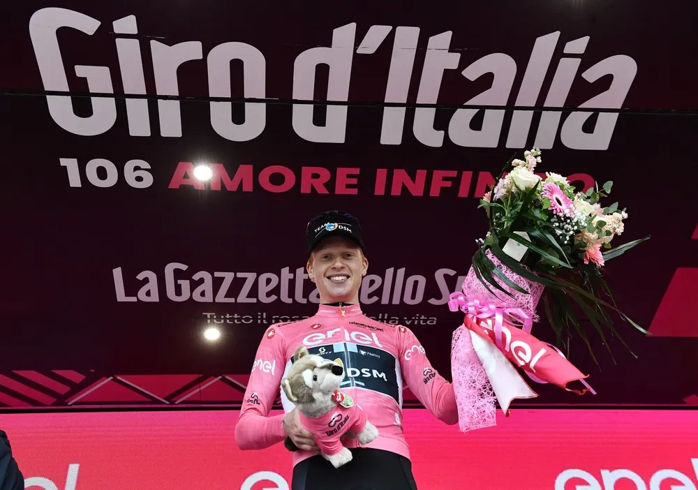 Andreas Leknessund đoạt áo hồng tổng sắp sau 4 chặng