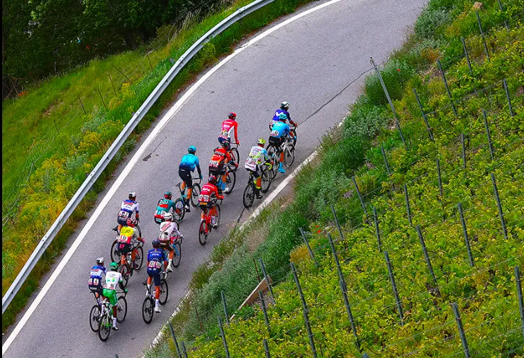 Nhóm tay đua tấn công thoát đi Nhóm tay đua tấn công thoát đi