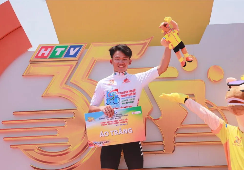 Chiếc áo trắng HTV Phạm Lê Xuân Lộc đang được kỳ vọng có huy chương U18 nam