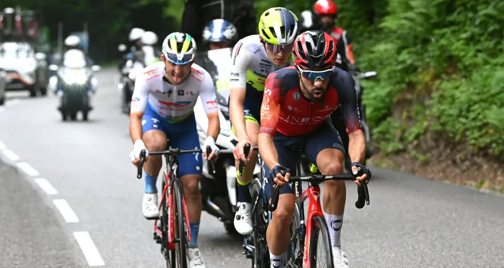 Ba tay đua nhóm đầu