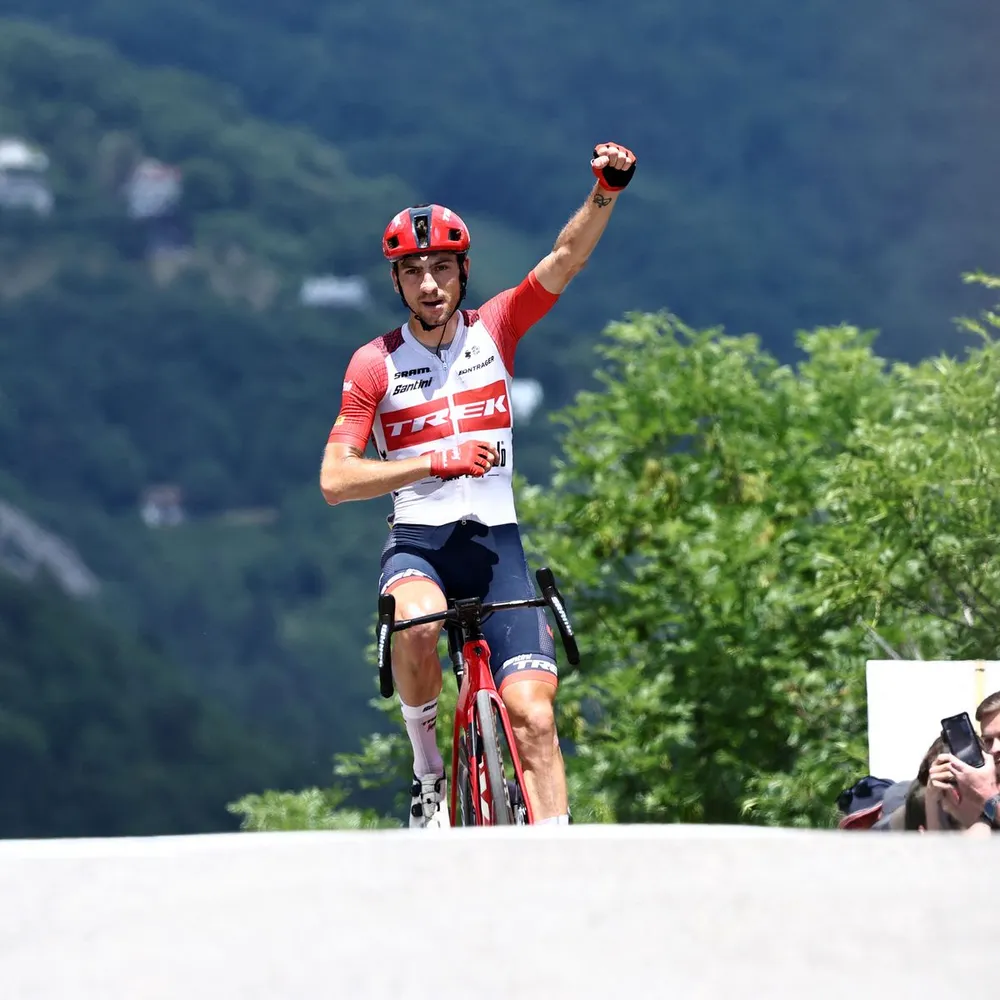 Giulio Ciccone thắng chặng cuối Giulio Ciccone thắng chặng cuối