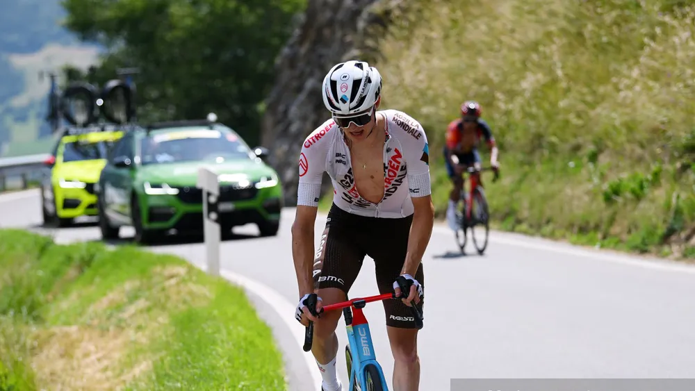 Felix Gall tấn công thoát đi một mình