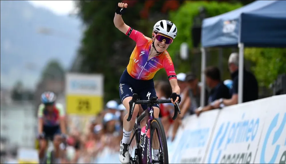 Niamh Fisher-Black thắng chặng cuối Tour de Suisse nữ 2023