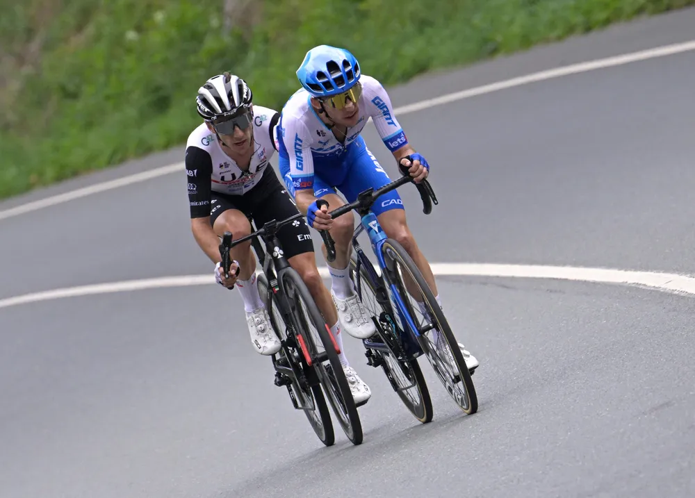 Hai anh em nhà Yates thoát đi