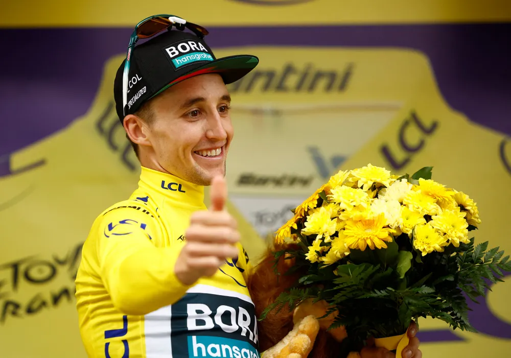 Jai Hindley giành áo vàng tổng sắp Jai Hindley giành áo vàng tổng sắp