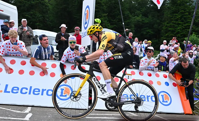 Jonas Vingegaard tấn công loại bỏ đối thủ trực tiếp Pogacar Jonas Vingegaard tấn công loại bỏ đối thủ trực tiếp Pogacar