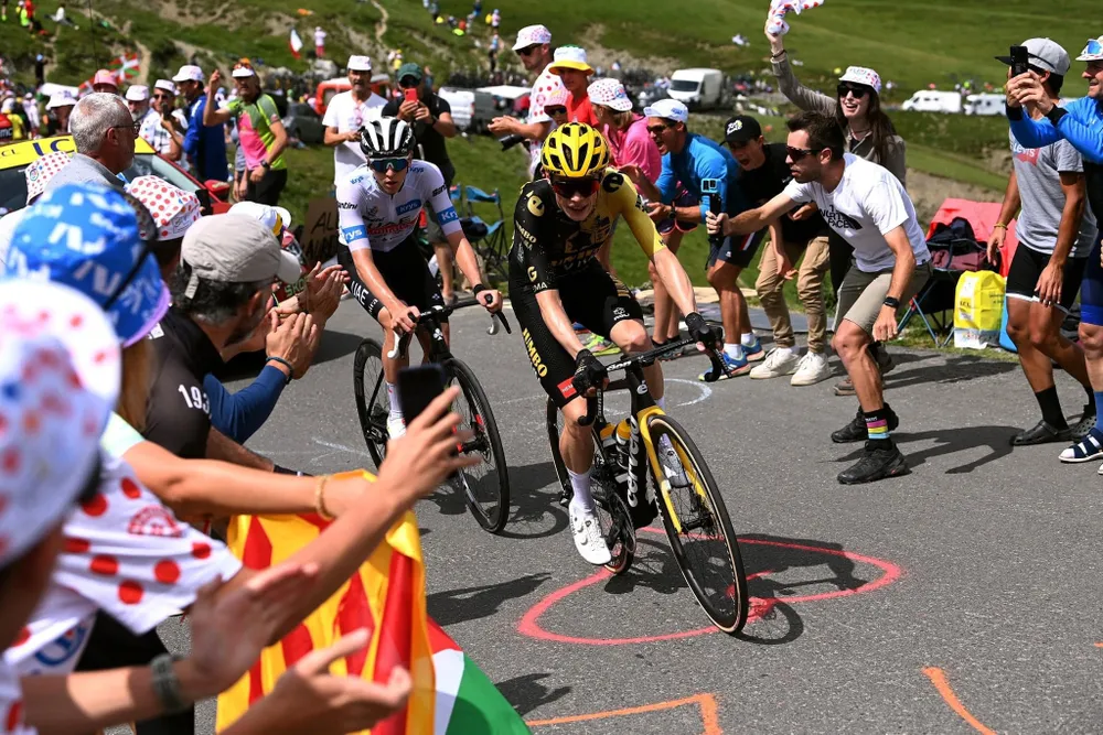 Tadej Pogacar và Jonas Vingegaard cùng thoát đi Tadej Pogacar và Jonas Vingegaard cùng thoát đi