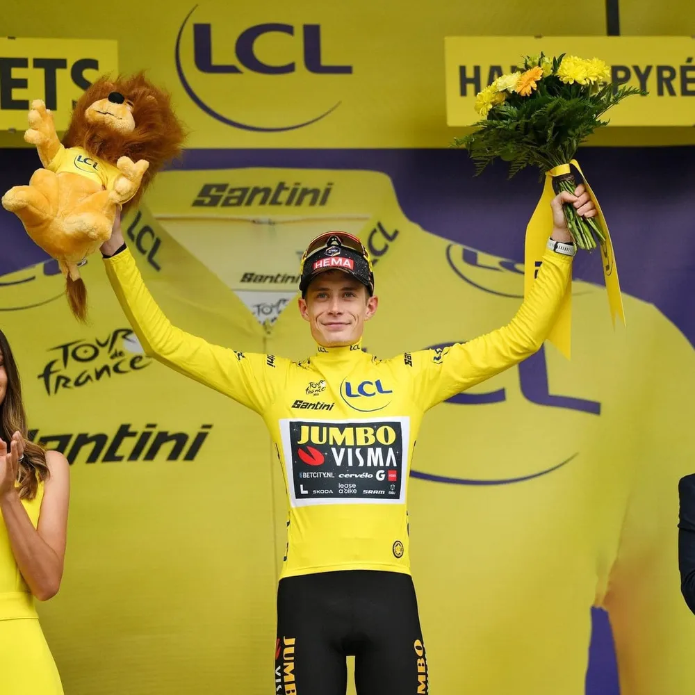 Jonas Vingegaard giành áo vàng tổng sắp Jonas Vingegaard giành áo vàng tổng sắp