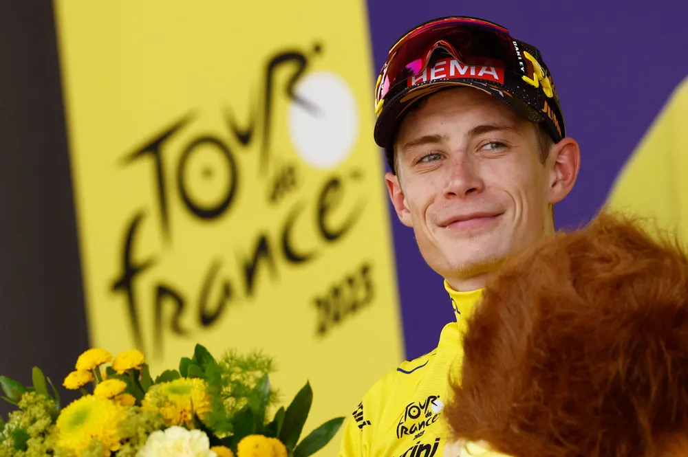 Jonas Vingegaard bảo vệ thành công áo vàng tổng sắp Jonas Vingegaard bảo vệ thành công áo vàng tổng sắp