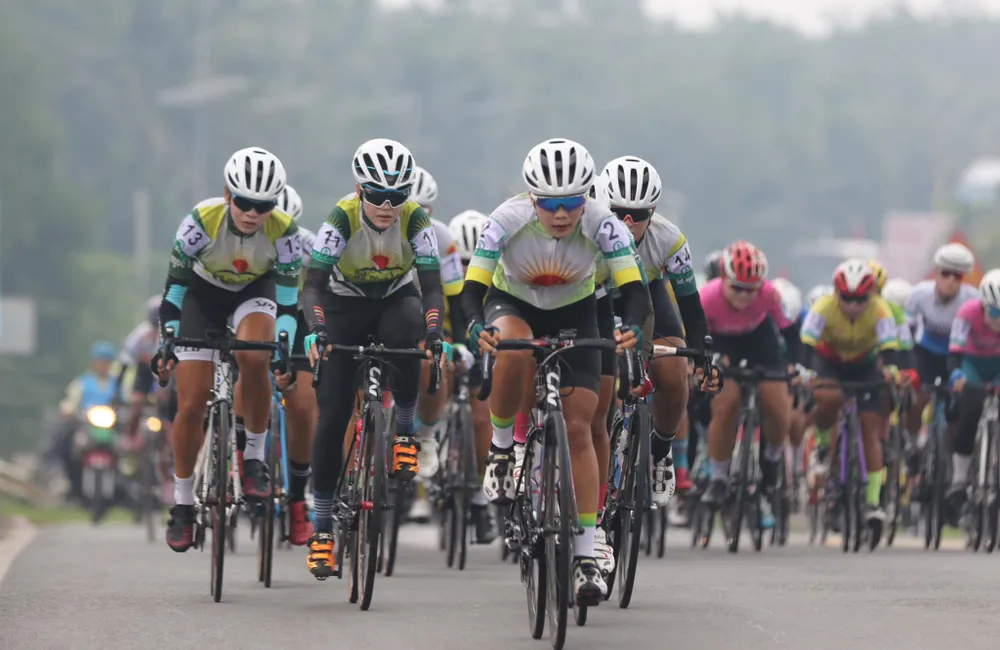 An Giang dàn đội hình kiểm soát tốc độ đường đua