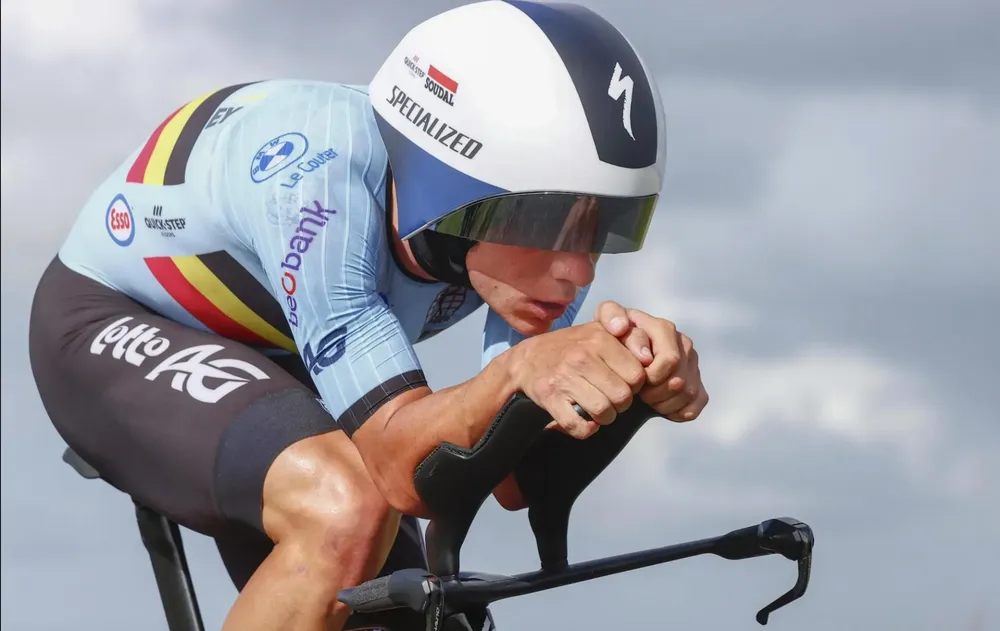 Remco Evenepoel thi đấu nỗ lực