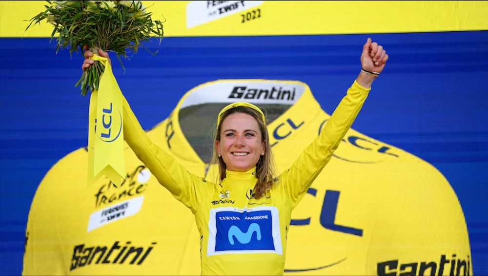 Annemiek van Vleuten khi đăng quang Tour de France Femmes 2022