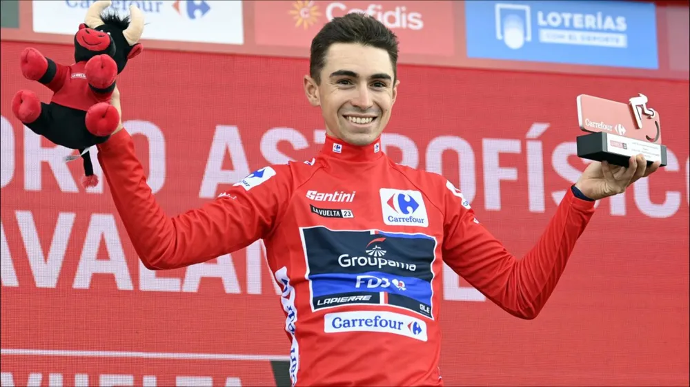 Lenny Martinez xé áo đỏ tổng sắp của Remco Evenepoel Lenny Martinez xé áo đỏ tổng sắp của Remco Evenepoel