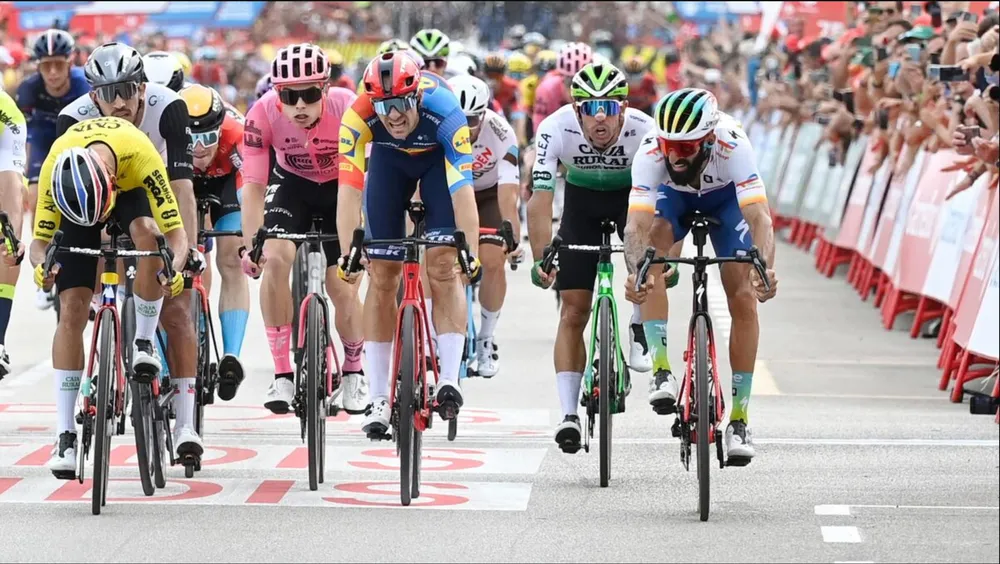 Geoffrey Soupe (phải) chiến thắng pha nước rút