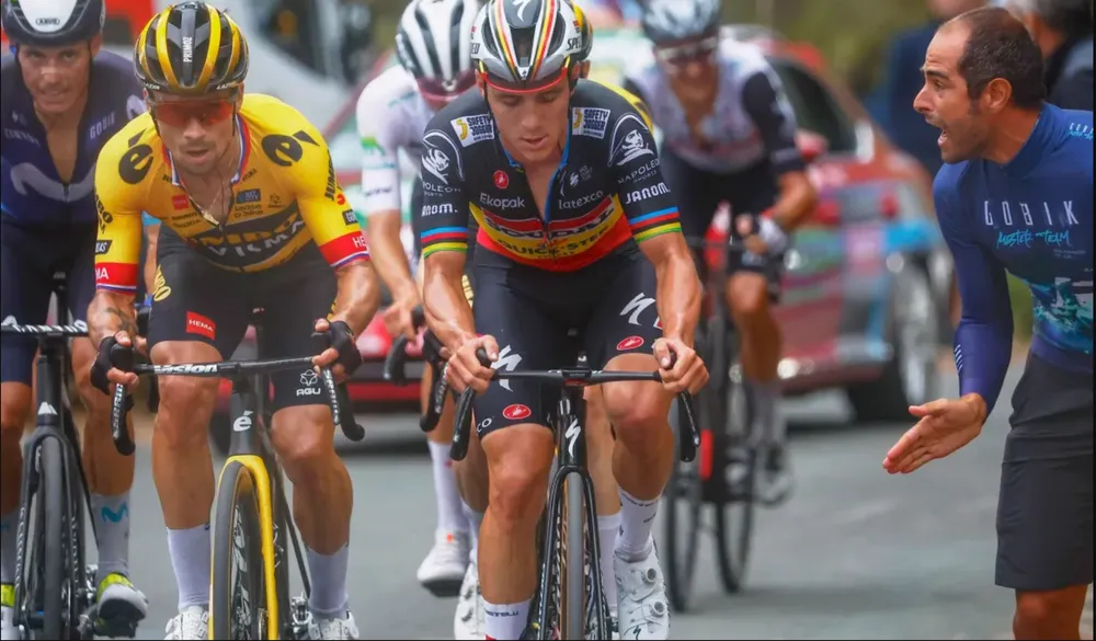 Nhóm tay đua mạnh bắt đầu tấn công