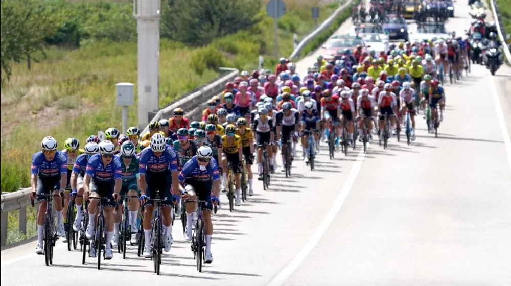 Các đội mạnh kiểm soát tốc độ