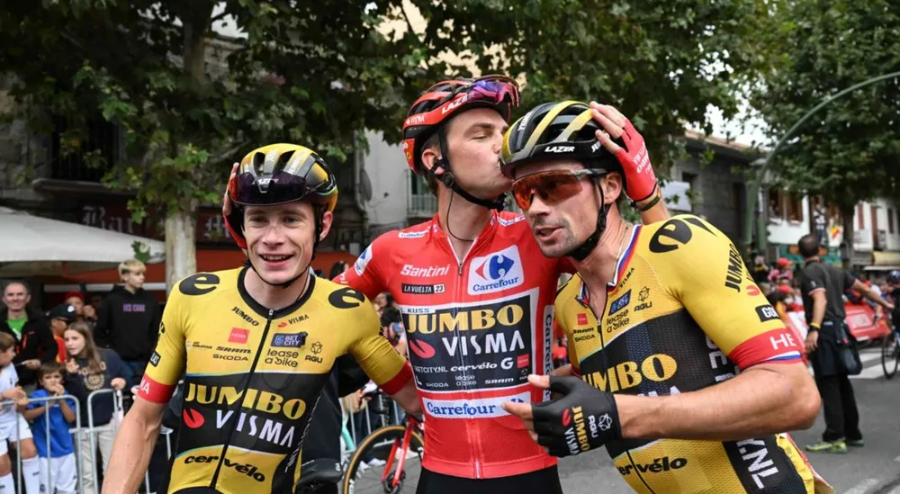 Sepp Kuss cám ơn Primoz Roglic khi chiến thắng Vuelta a Espana 2023