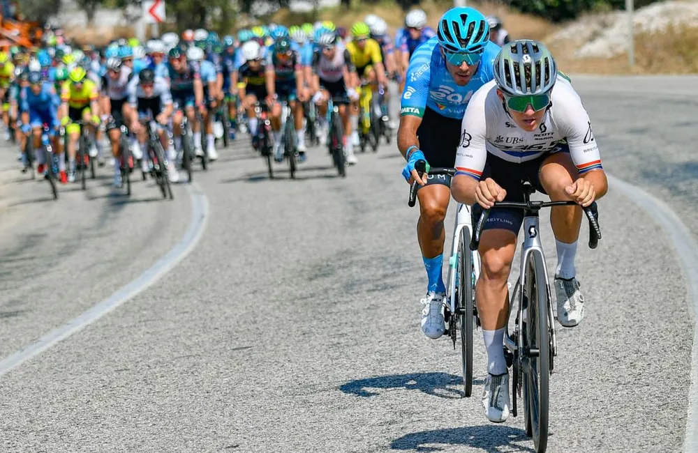 Các đợt tấn công nhằm tách tốp