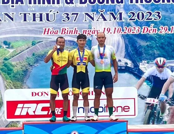 Ba tay đua giành huy chương của nam