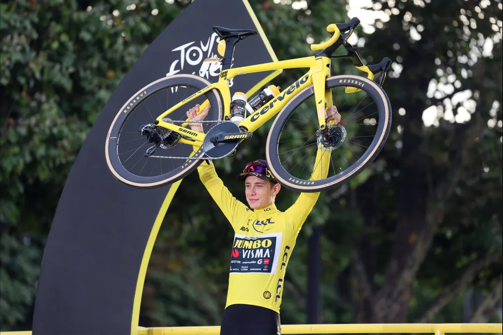 Vượt qua nhiều ngôi sao, Jonas Vingegaard là tay đua xuất sắc nhất 2023