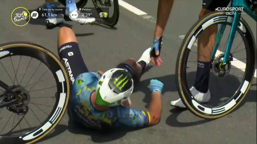 Mark Cavendish phải chia tay Tour de France 2023 sau tai nạn
