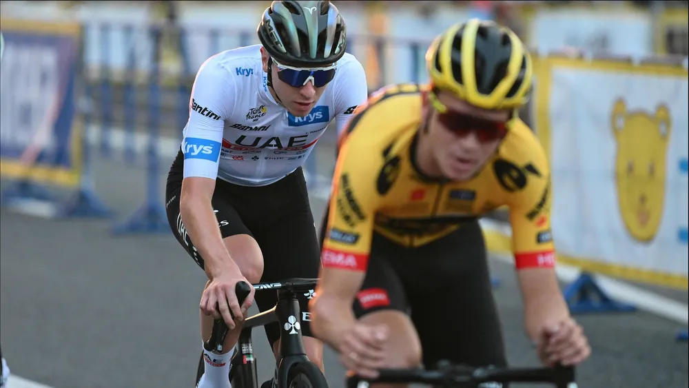 Tadej Pogacar và Sepp Kuss như hình với bóng