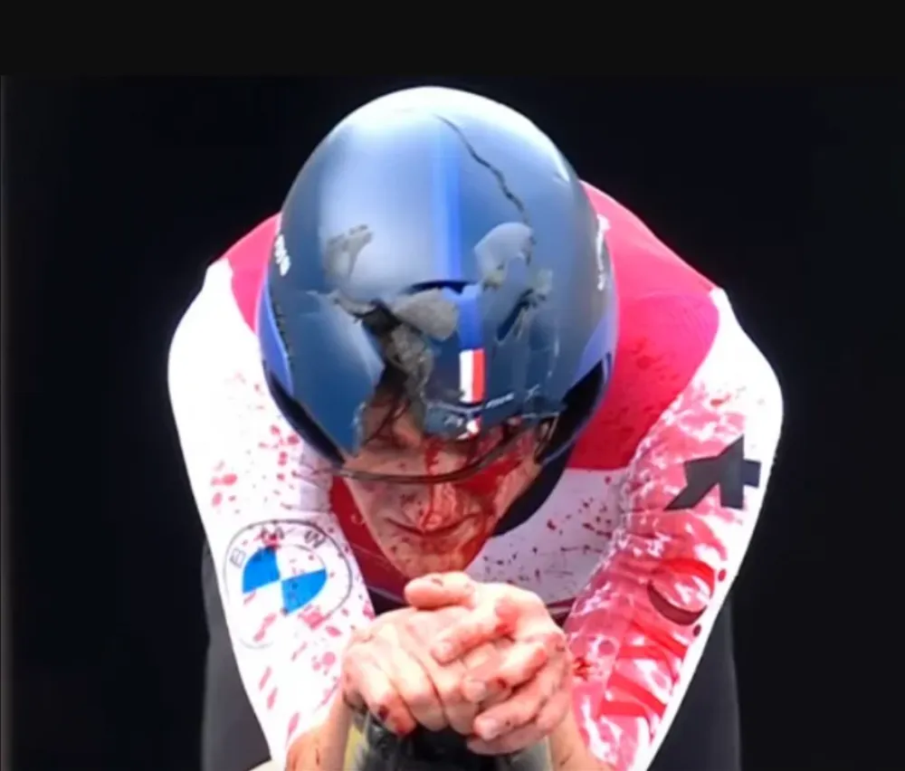 Dường như nhẫn cưới đã không còn trên tay Stefan Kung khi cố về đích