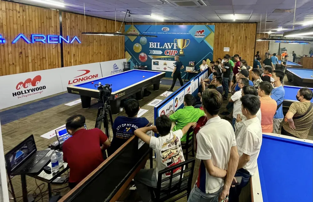 Rất đông khán giả xem Idol Trần Quyết Chiến thi đấu 440024941_759931926128900_1952118974656485192_n.jpg