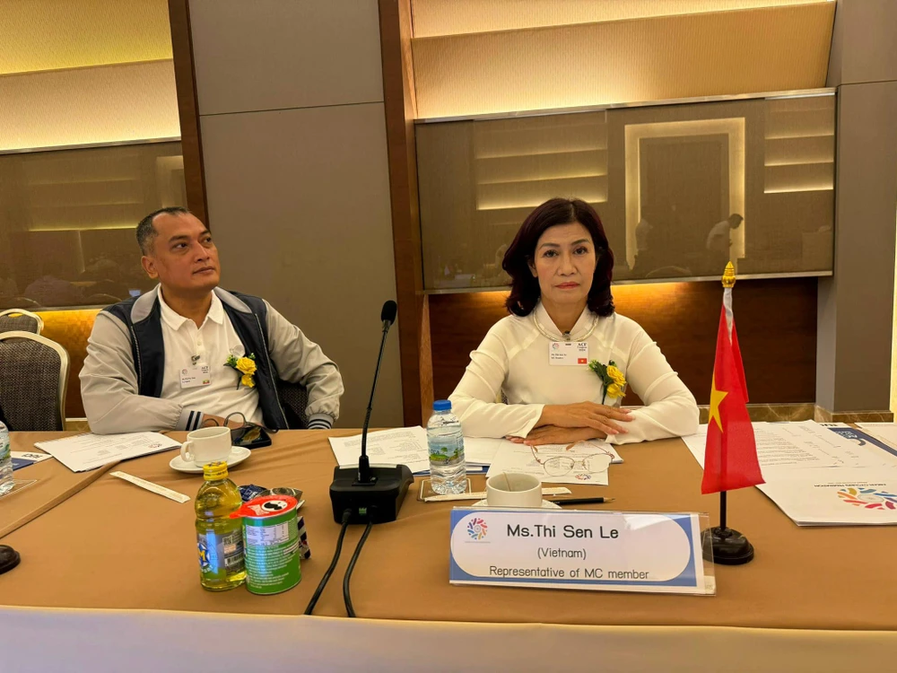 Bà Lê Thị Sen – Uỷ viên thường vụ Liên đoàn Xe đạp Mô tô Thể thao Việt Nam tại Hội nghị. Ảnh: VCF 441745925_974835177763110_2849879230751005076_n.jpg
