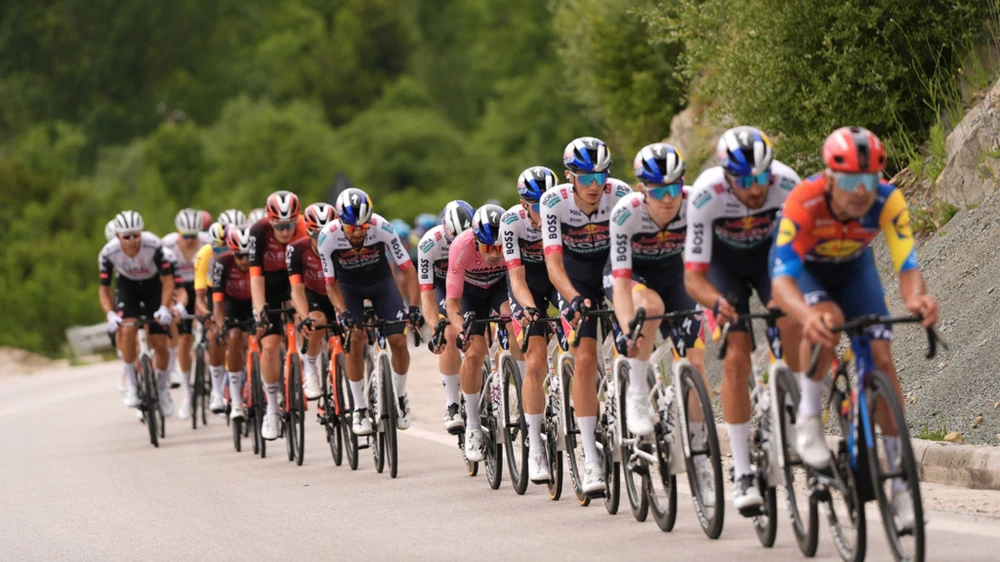 Giro d’Italia 2025 đang diễn ra hấp dẫn Unknown.jpg