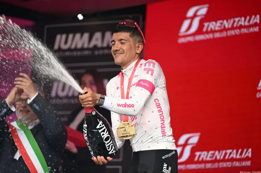 Richard Carapaz có chiến thắng thứ ba trong sự nghiệp tại Giro d’Italia Unknown.jpg