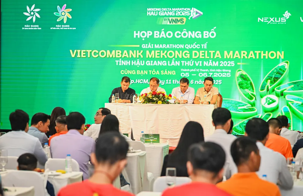 Quang cảnh buổi họp báo công bố về giải TRI_1485 copy 2.JPG