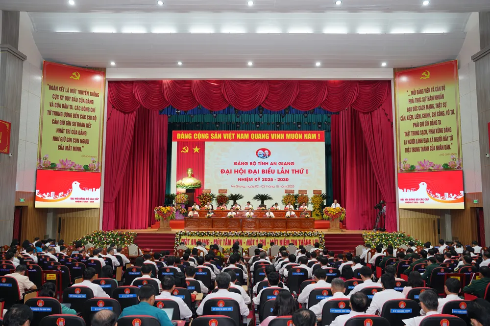 Quang cảnh đại hội quang canh dai hoi.jpg